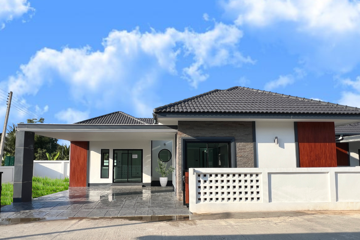 บ้านเดี่ยวสร้างใหม่ ติดถนนใหญ่ สันกำแพงสายใหม่ 3 ห้องนอน 2 ห้องน้ำ ใกล้สนามบินแห่งที่ 2 เชียงใหม่