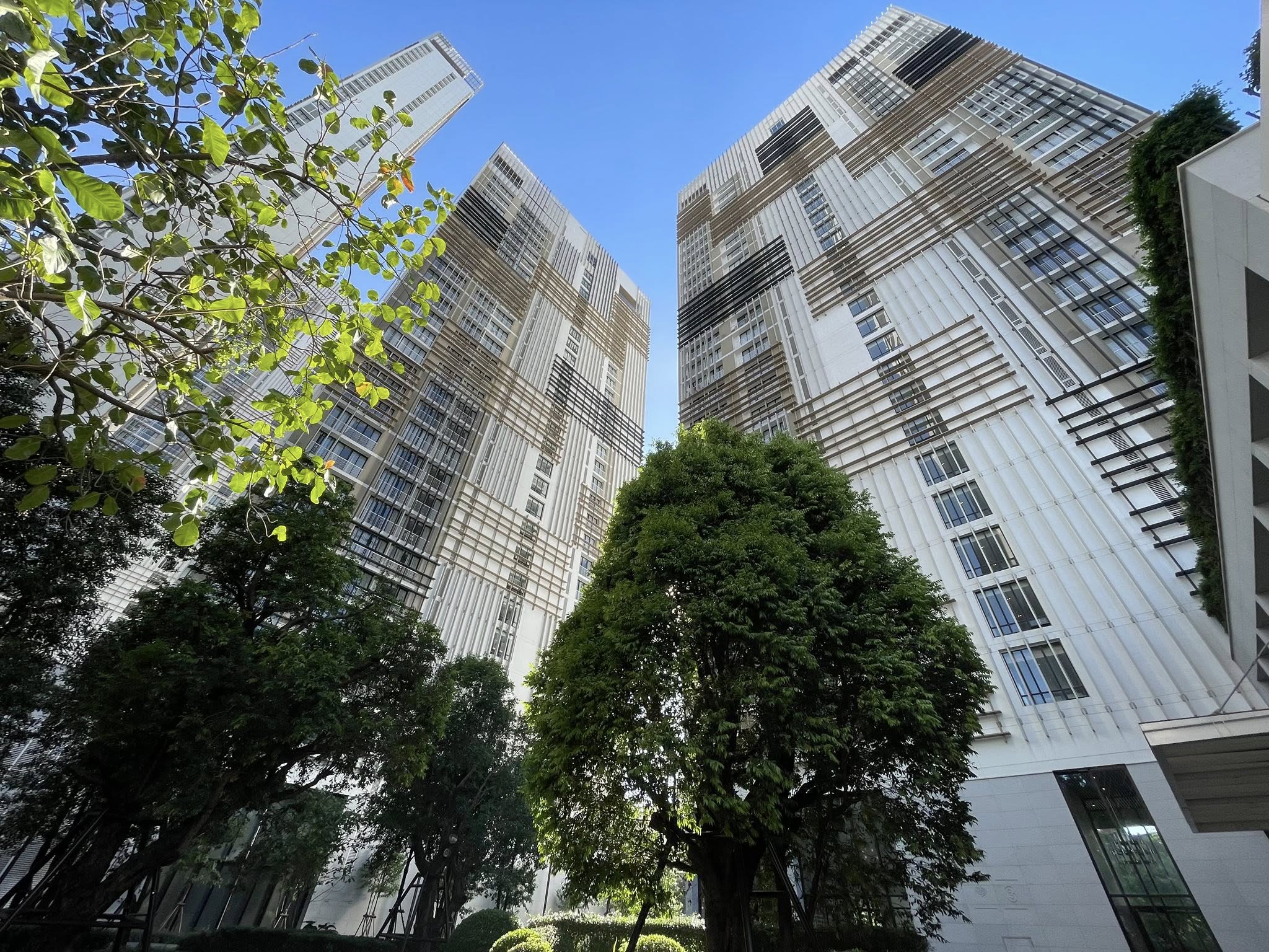 คอนโดพร้อมอยู่ พาร์ค 24 Condo Park 24