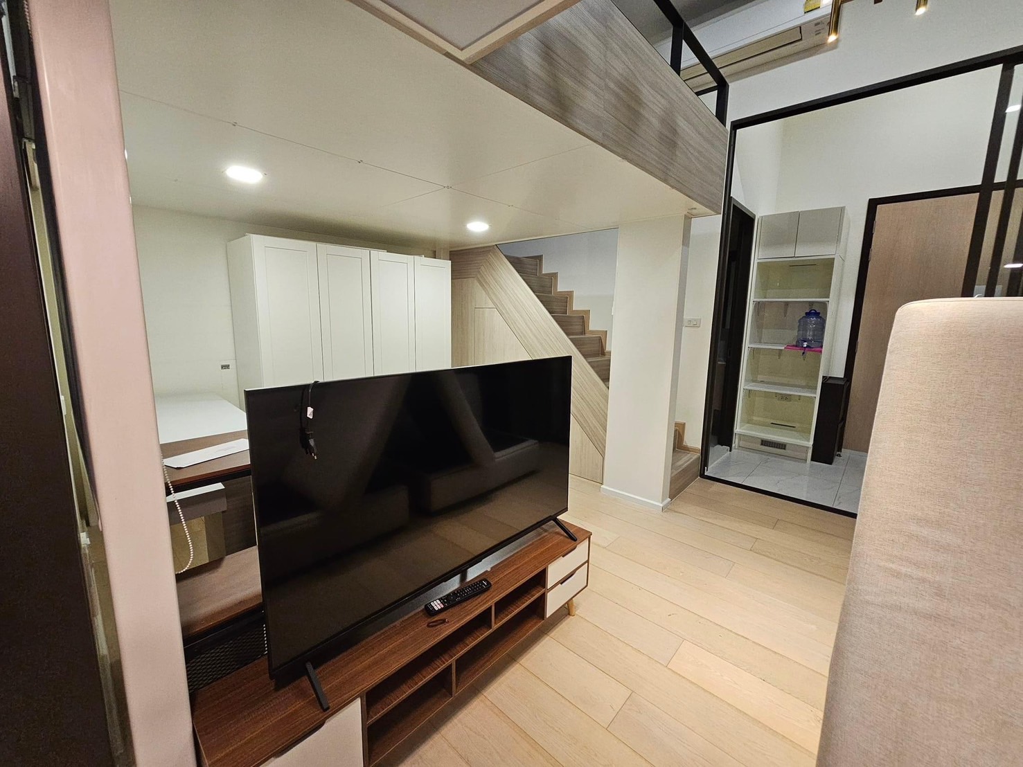 คอนโดชีวาทัยเรสซิเด้นอโศก Chewathai Residence asoke