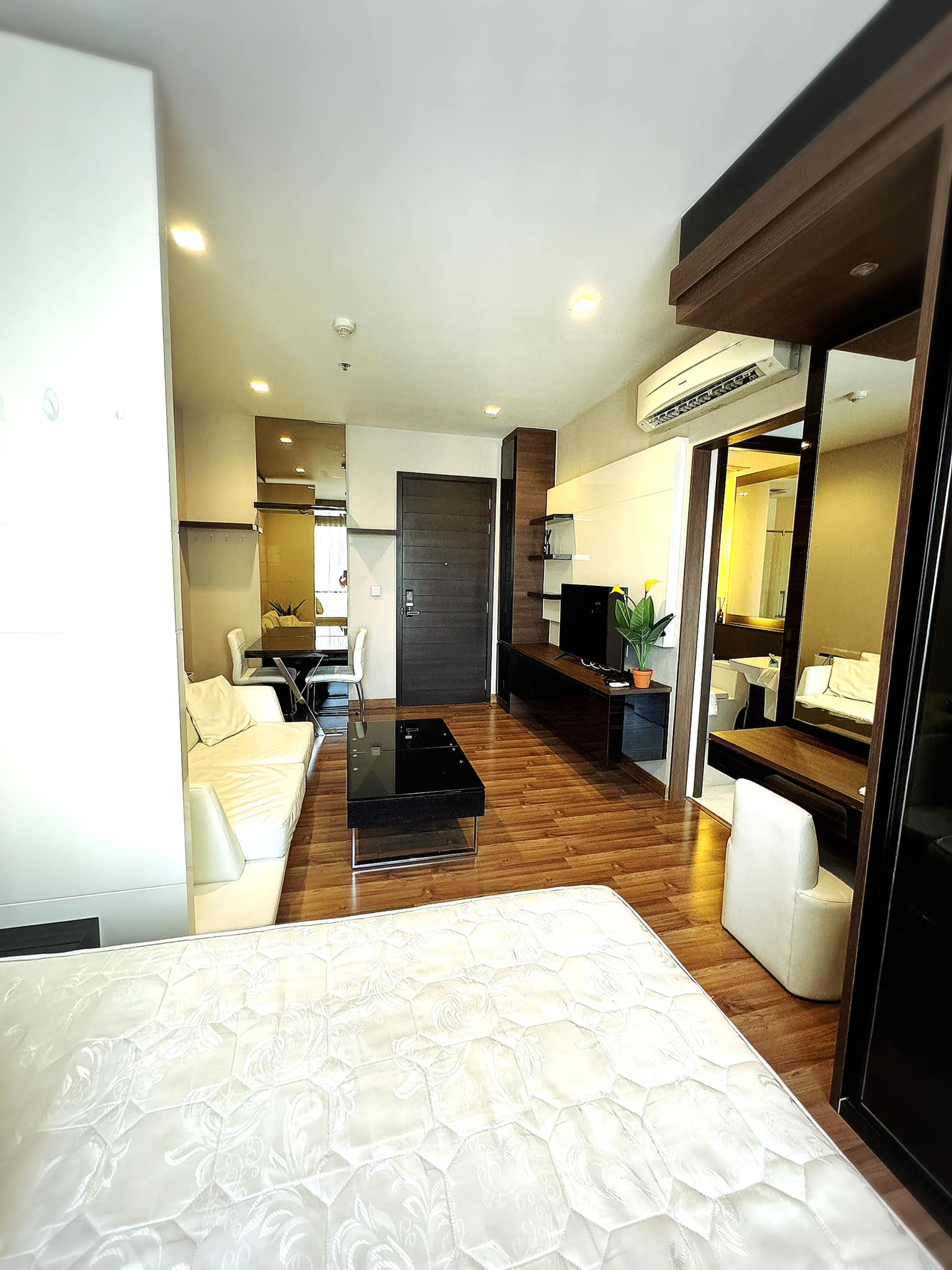 คอนโด Ivy Ampio