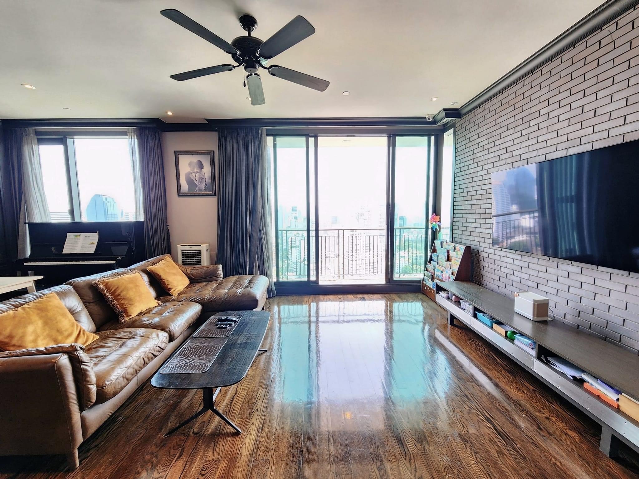 Aguston Sukhumvit 22 photo 1