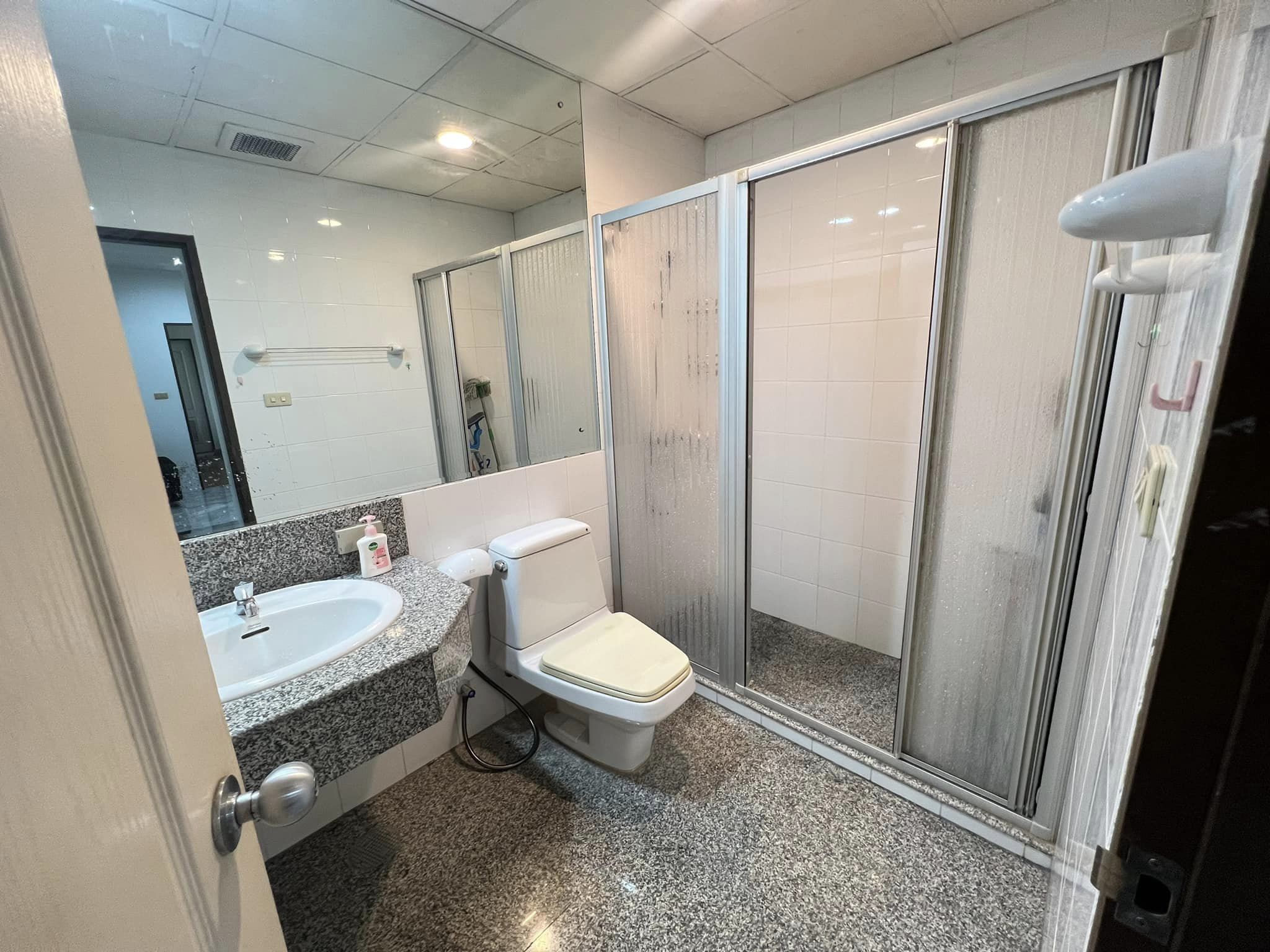 Sathorn House Condo photo 5