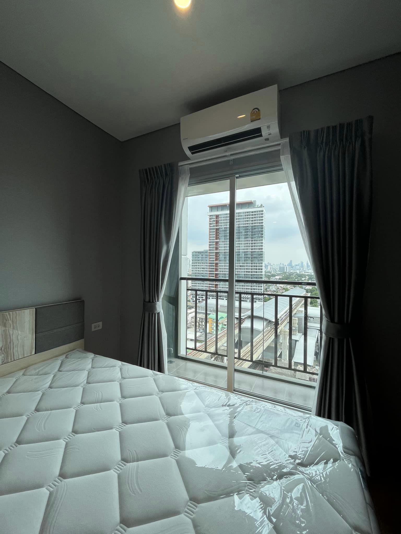Lumpini Place Tao Poon Interchange Condominium