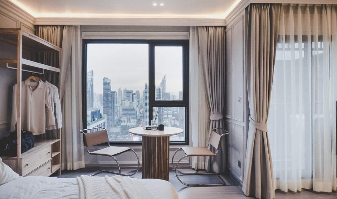 Life Asoke Rama 9