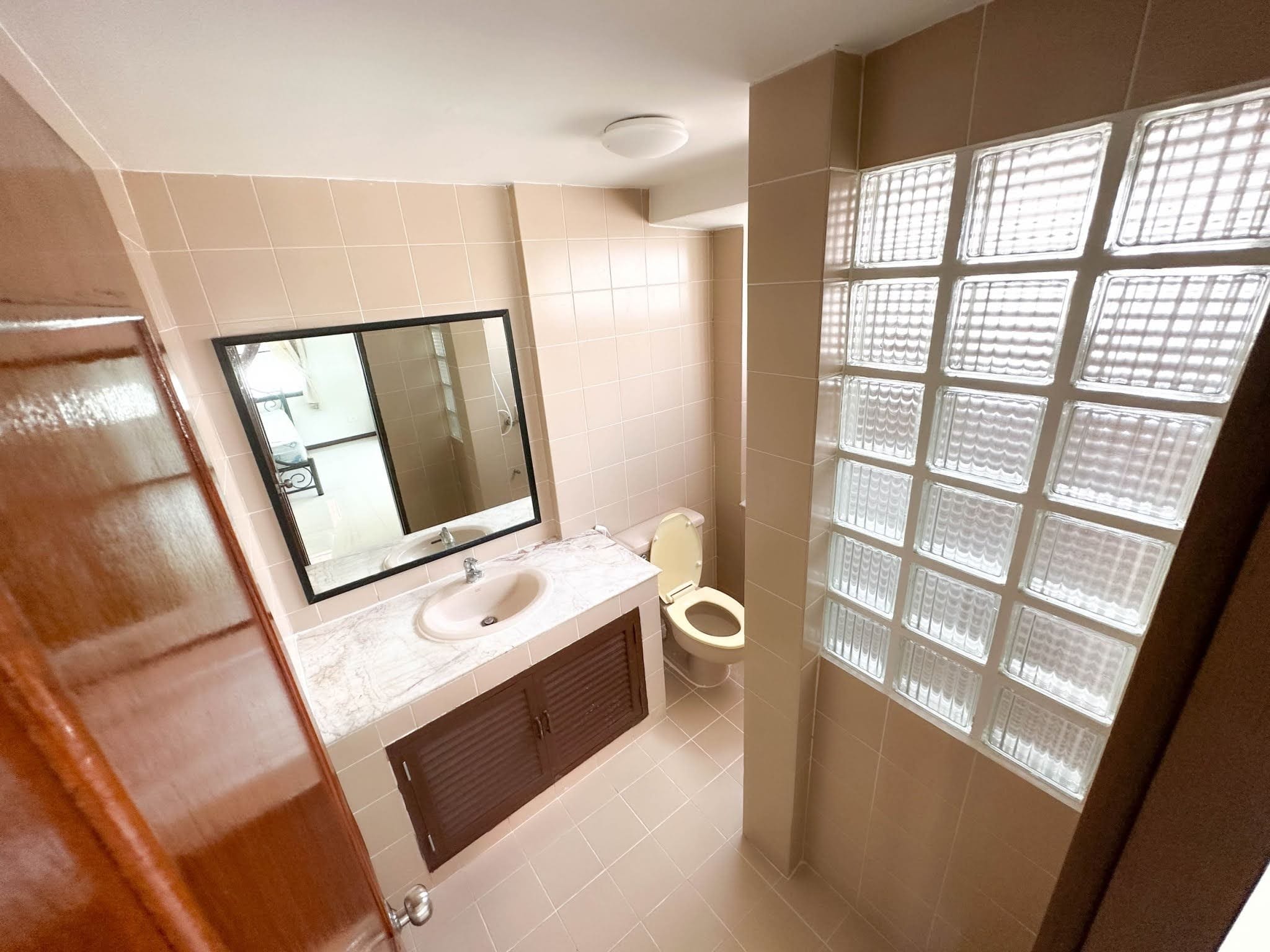Semi-detached house 4 floors, Home Avenue Village
