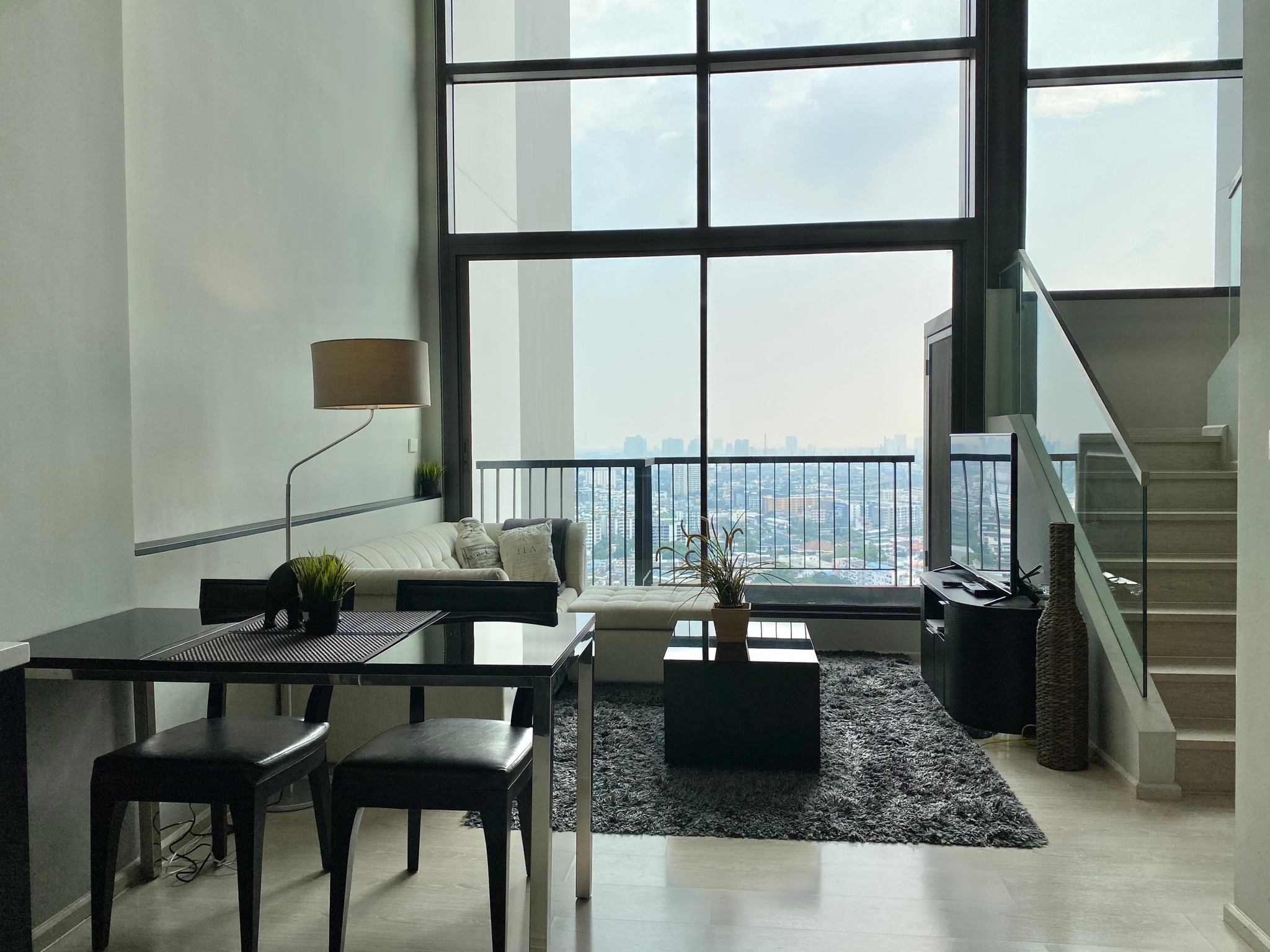 RHYTHM SUKHUMVIT 44/1 CONDO